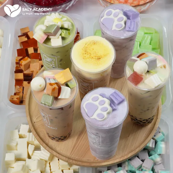 Trà sữa topping tại Saly Academy
