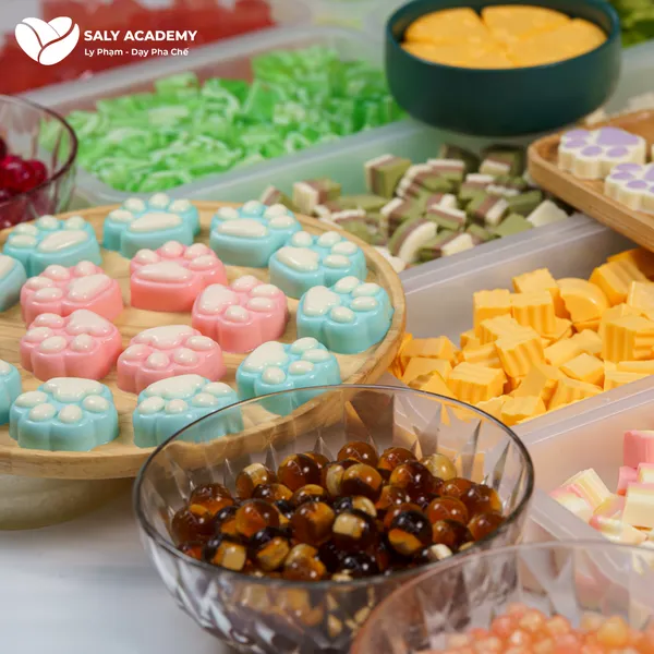 Trà sữa topping tại Saly Academy