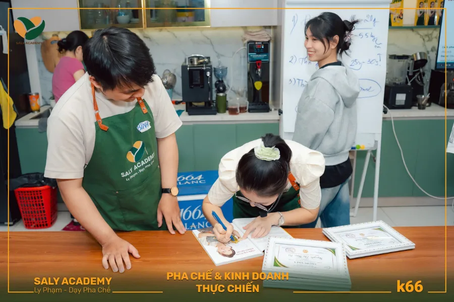Lớp Pha chế và kinh doanh thực chiến K66 tại Saly Academy