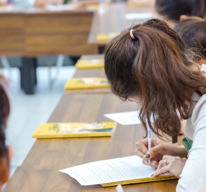 Sách được dùng làm giáo trình tại lớp học trực tiếp